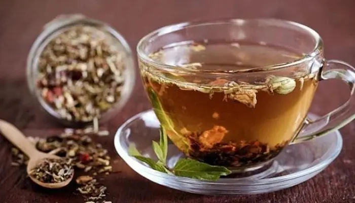 Lá cây mật gấu có thể dùng để sắc nước uống 