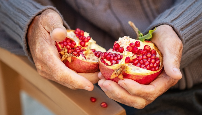 Mẹ bầu nên ăn 80-100g hạt lựu mỗi lần