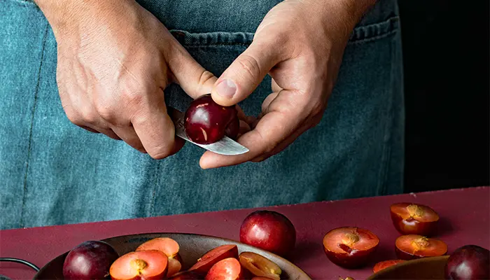 Người tiểu đường thai kỳ chỉ nên ăn khoảng 3-5 quả mận