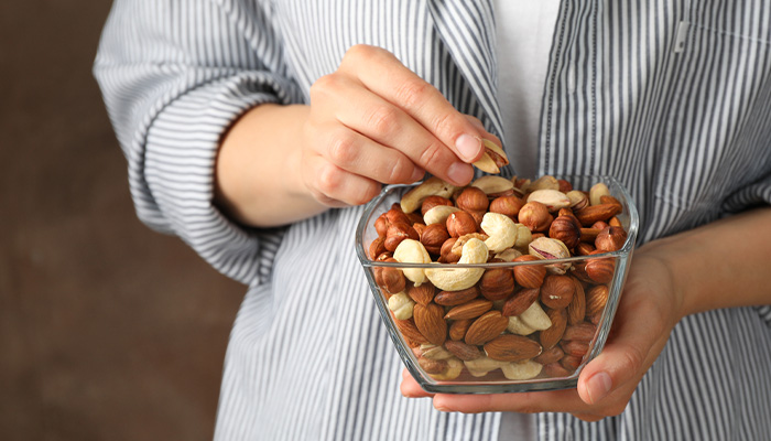 Người bệnh tiểu đường nên ăn hạt đúng cách và khẩu phần hợp lý