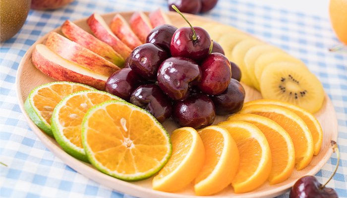 Thay bánh kẹo bằng trái cây ít đường