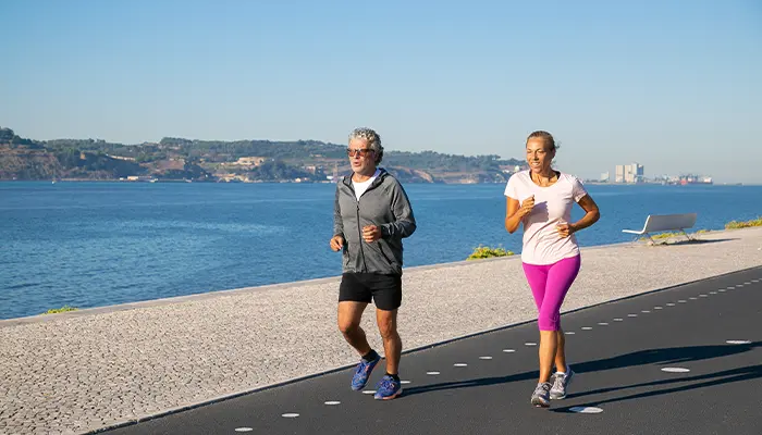 Thường xuyên tập thể dục đều đặn cũng là cách giúp kiểm soát đường huyết hiệu quả