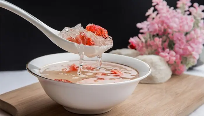 Người tiểu đường nên uống nước yến với lượng vừa phải và uống vào thời điểm phù hợp 
