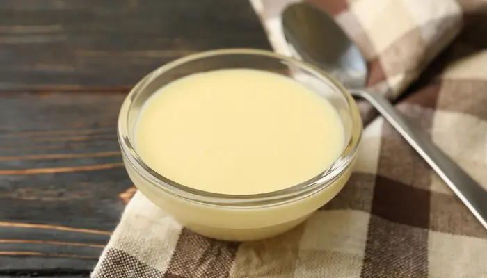 Có thể dùng sữa đặc kết hợp với ngũ cốc và các loại hạt 