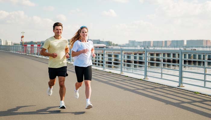 Tập thể dục thường xuyên cũng là cách giúp kiểm soát đường huyết hiệu quả 