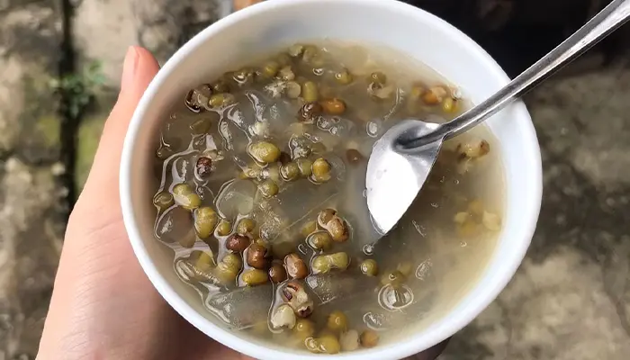 Đậu xanh có thể chế biến thành món chè ít đường phù hợp cho người tiểu đường 