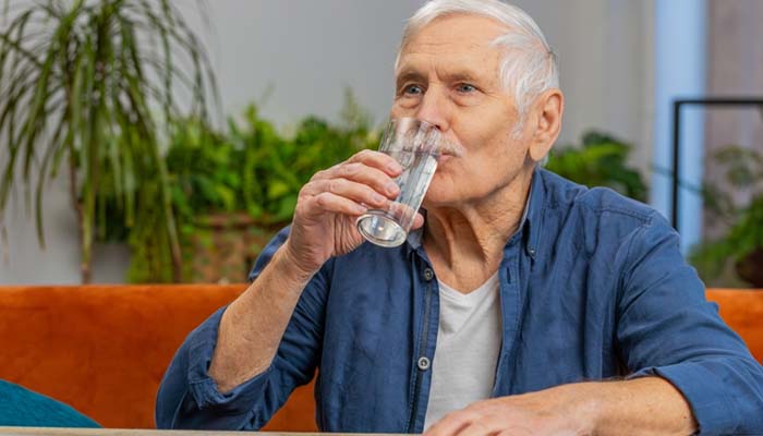 Dấu hiệu tăng đường huyết sau ăn khát nước liên tục