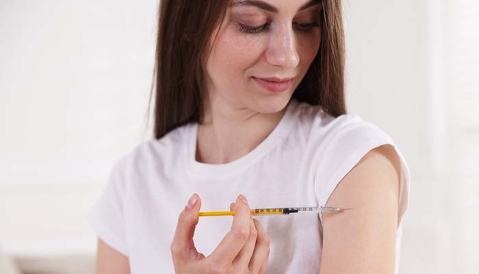 Sử dụng insulin để kiểm soát đường huyết tránh tăng đường huyết dẫn đến hôn mê 