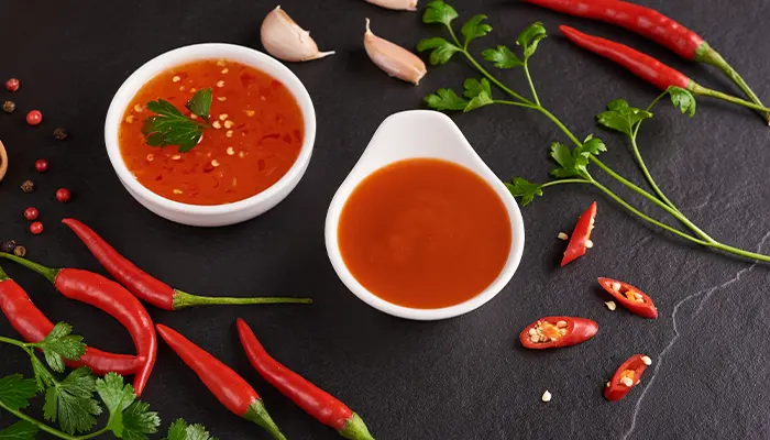 Người tiểu đường cần tránh dùng tương ớt trong bữa ăn 