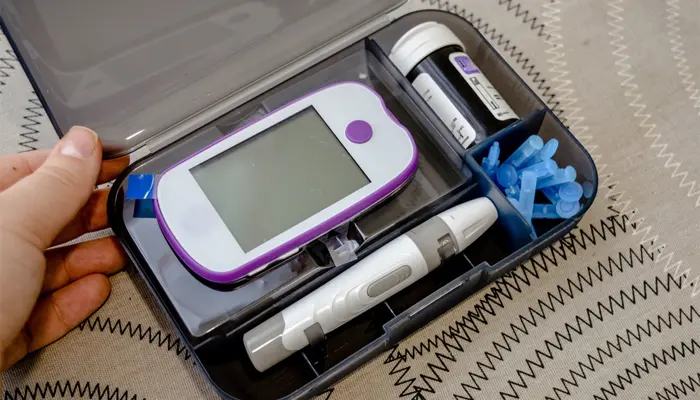 Cách thử tiểu đường tại nhà bằng máy đo đường huyết cá nhân 