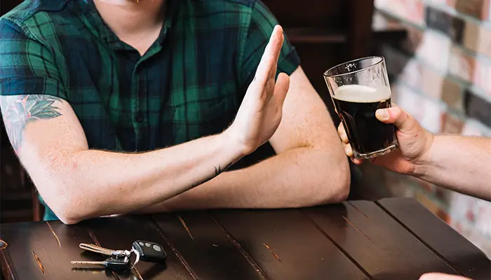 Người bệnh nên hạn chế rượu bia, bỏ thuốc lá 