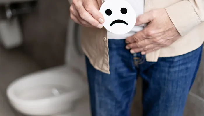 Nên xét nghiệm nước tiểu nếu có dấu hiệu nghi ngờ như đi tiểu nhiều lần