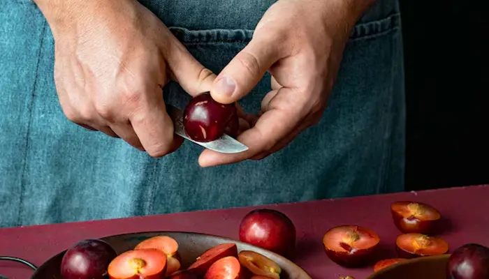 Người tiểu đường lưu ý không được ăn quá nhiều mận trong một lần