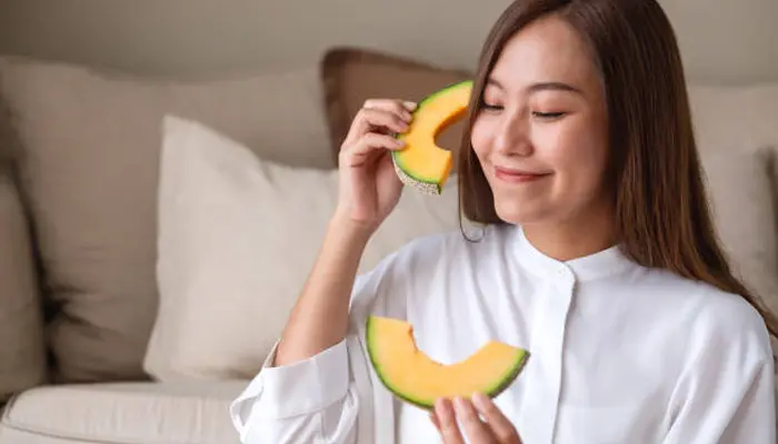Người đang điều chỉnh thuốc cần thận trọng khi ăn dưa lê