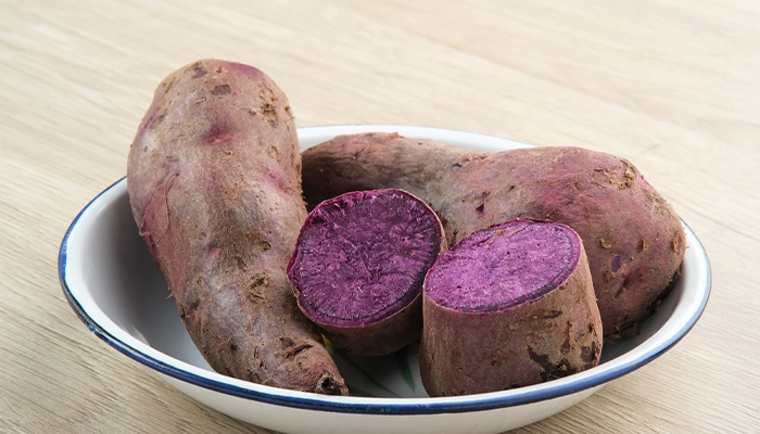 Mẹ bầu nên chọn ăn khoai lang tím vì đường huyết thấp hơn khoai lang trắng