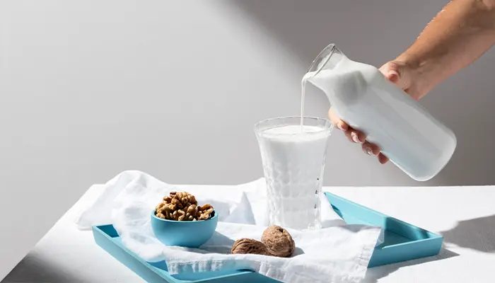 Mẹ bầu có thể tự pha chế trà sữa với sữa tươi không đường 