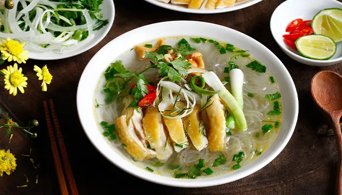 Món miến đậu xanh nấu gà rau củ cân bằng dinh dưỡng cho người tiểu đường