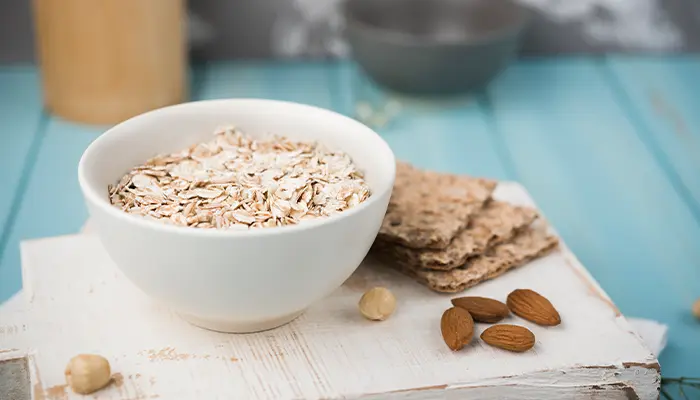 Yến mạch nguyên hạt cũng là một trong số các món ăn vặt cho bà bầu tiểu đường