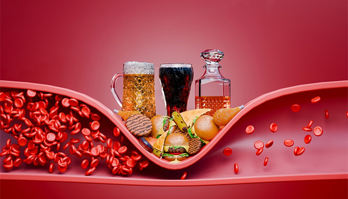 Chế độ ăn uống không lành mạnh cũng là nguyên nhân khiến đường trong máu cao