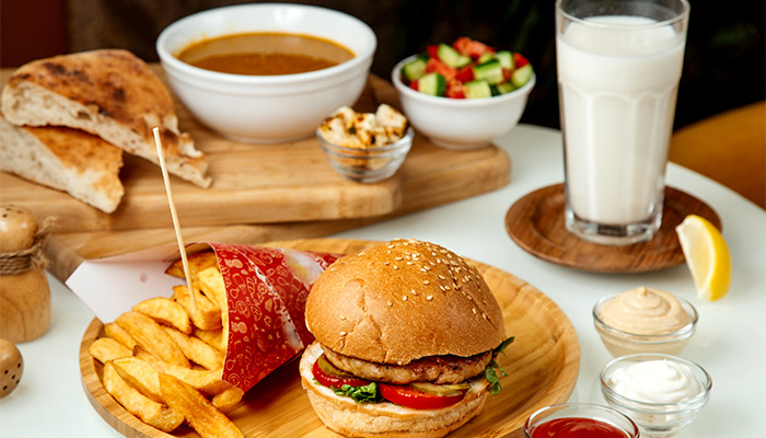 Do chế độ ăn uống và lối sống không lành mạnh sẽ làm đường tăng cao