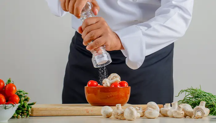 Người tiểu đường nên nêm nếm gia vị vừa phải, tránh nêm quá đậm vị 
