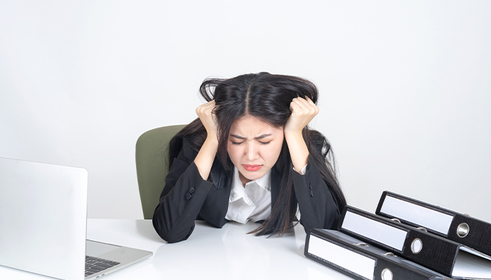 Triệu chứng đau đầu cho biến chứng nhiễm toan ceton gây ra