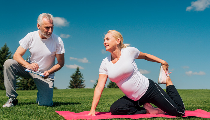 Nên tập các bài tập thể dục nhẹ nhàng để giảm nguy cơ biến chứng