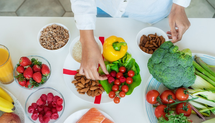 Người tiểu đường có huyết áp thấp nên ưu tiên ăn nhiều rau xanh và thực phẩm giàu dinh dưỡng