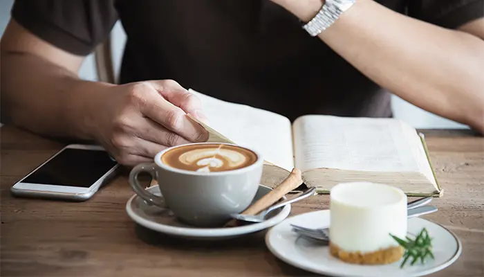 Uống cà phê ngọt khi bụng đói sẽ khiến đường huyết tăng nhanh 