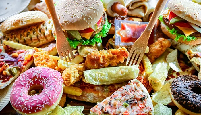 Người tiểu đường không nên lạm dụng quá nhiều đồ ăn không lành mạnh