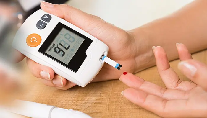 Tác hại của rượu bia đối với bệnh tiểu đường là có thể dẫn đến tăng đường huyết