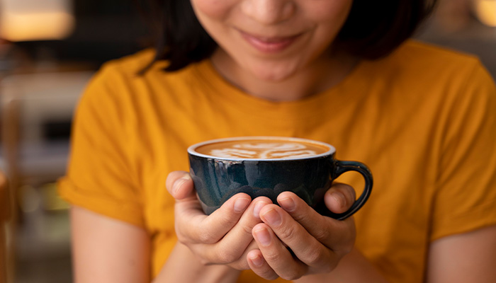 Người bệnh không được uống quá nhiều cà phê