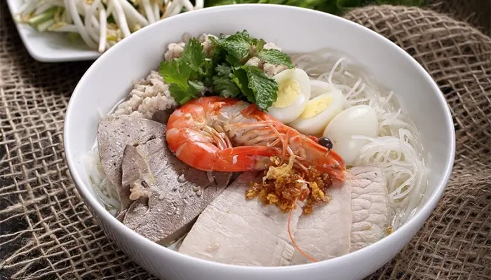 Bị tiểu đường ăn hủ tiếu được không? Có thể ăn nhưng cần kiểm soát khẩu phần