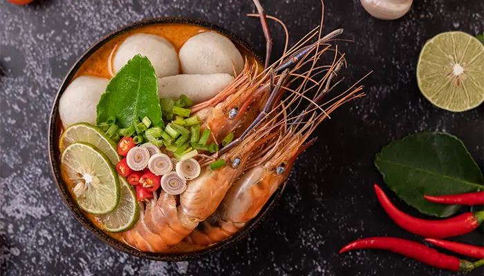 Người tiểu đường ăn tôm nên ưu tiên cách chế biến luộc, hấp kết hợp rau xanh