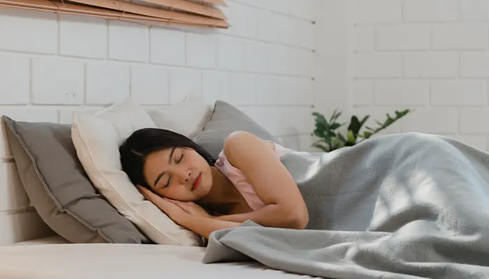 Kiểm soát căng thẳng và ngủ đủ giấc cũng sẽ giúp duy trì đường huyết ổn định 