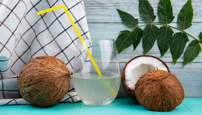 Nước dừa thanh mát, cung cấp nhiều dưỡng chất 