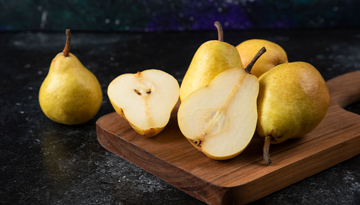 Quả lê chứa nhiều nước và chất xơ giúp ổn định đường huyết