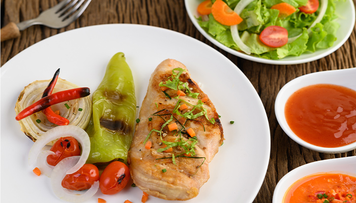 Món ức gà áp chảo