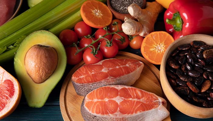 Để hạn chế tình trạng tăng đường huyết cần phải xây dựng chế độ ăn uống lành mạnh 