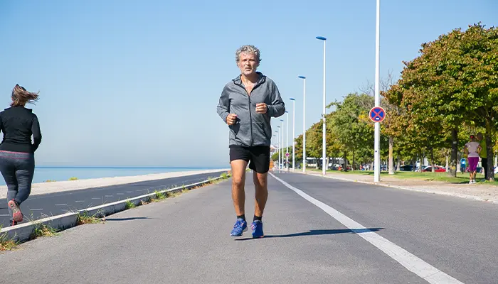 Vận động nhẹ nhàng cũng là cách xử lý hiệu quả tình trạng tăng đường huyết 