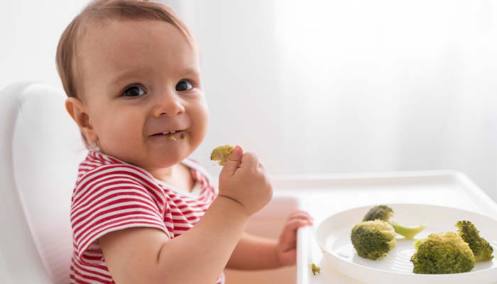 Nên xây dựng cho trẻ chế độ ăn uống hợp lý để duy trì đường huyết ổn định