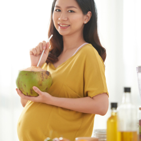 Tiểu đường thai kỳ uống nước dừa được không? Có tốt cho mẹ và bé không?